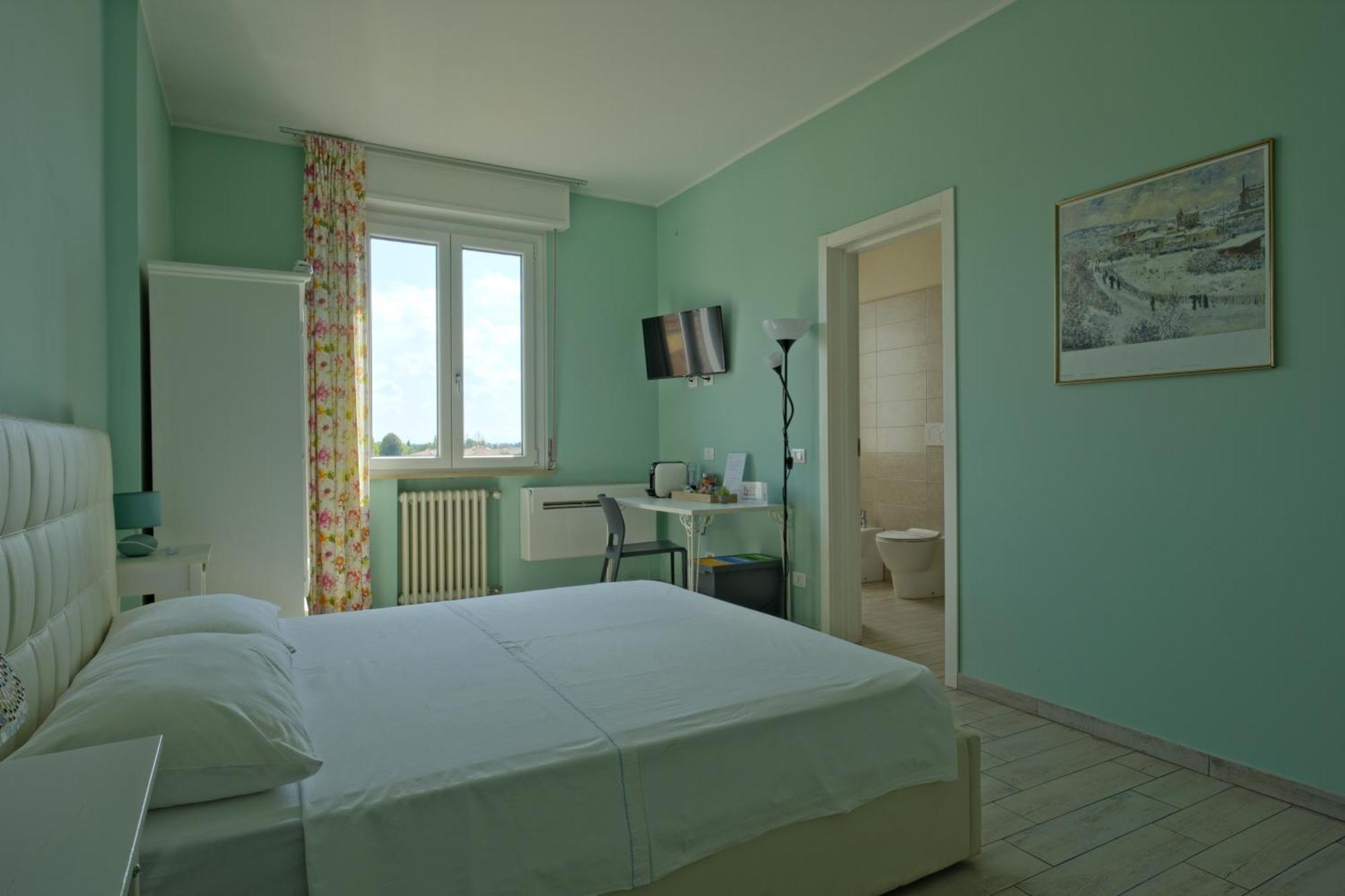 Alla Scaletta - Stanze Con Bagno Privato E Wifi A Pochi Passi Dal Duomo Mirandola Zewnętrze zdjęcie