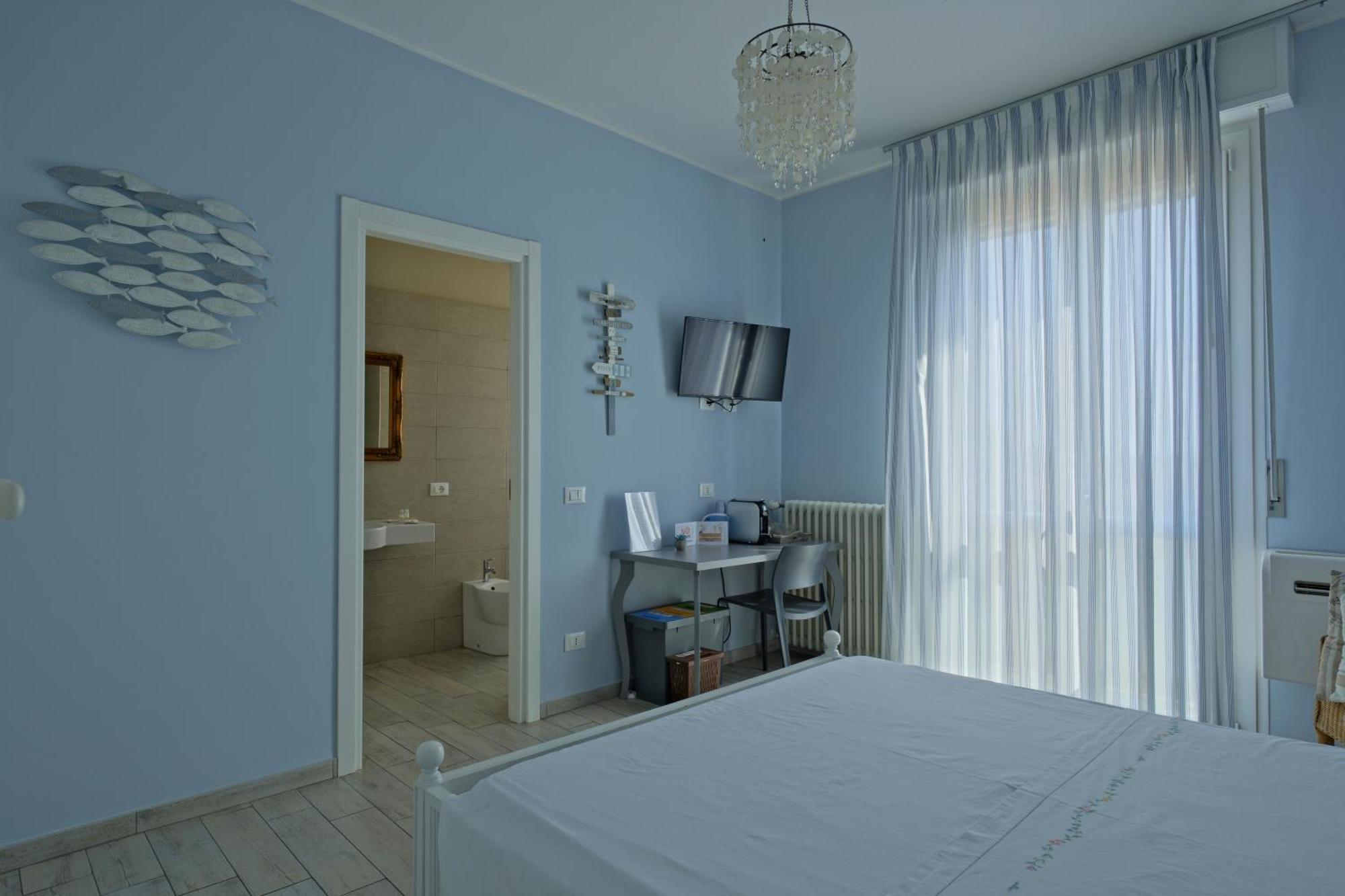 Alla Scaletta - Stanze Con Bagno Privato E Wifi A Pochi Passi Dal Duomo Mirandola Zewnętrze zdjęcie